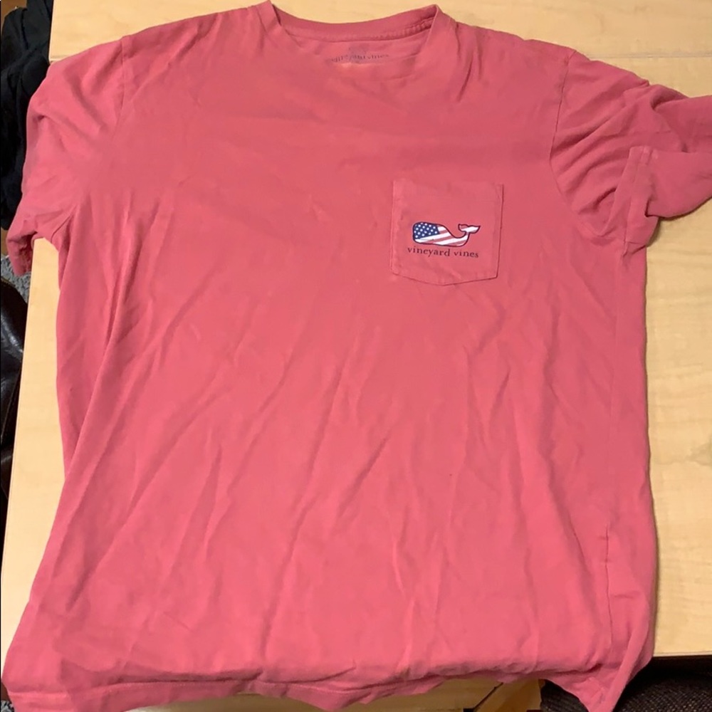 Vineyard Vines men’s small American T-shirt